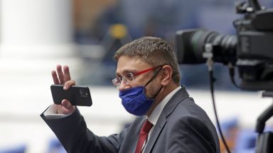 БТА да разпространява безвъзмездно информация от обществен интерес това