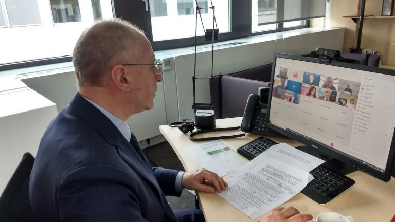 Непосредствената задача пред Европейските лидери е да гарантират провеждането на