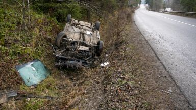17 годишно момче е загинало а негов връстник е тежко ранен