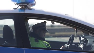 Турски шофьор на камион е задържан при опит да подкупи