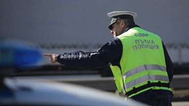 Катастрофирал румънски тир затвори автомагистрала Тракия при километър 271 в