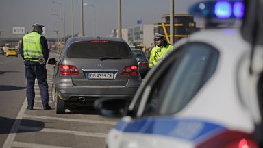 Заради повишения автомобилен трафик през летните месеци се увеличава и
