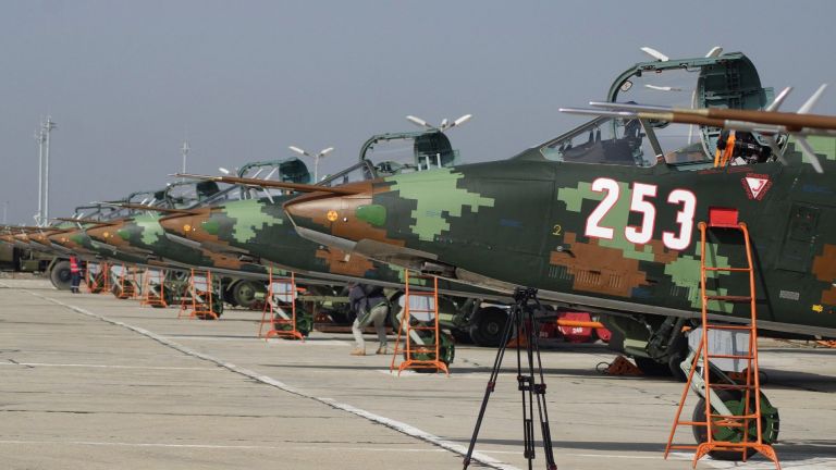 14 български щурмови самолета Су-25 са закупени от страни на