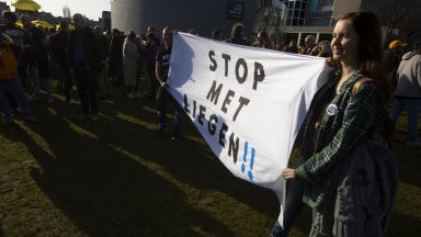 Правителството на Нидерландия е имало право да въведе вечерен час