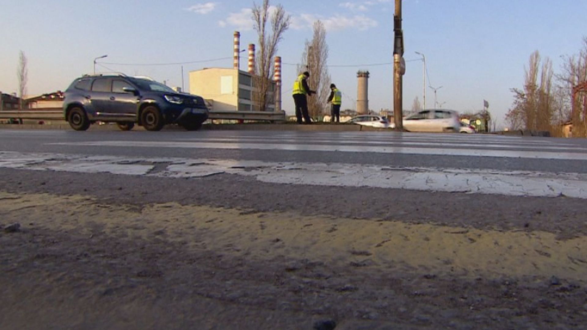 Шофьор блъсна жена на пешеходна пътека в София, не я видял заради камион