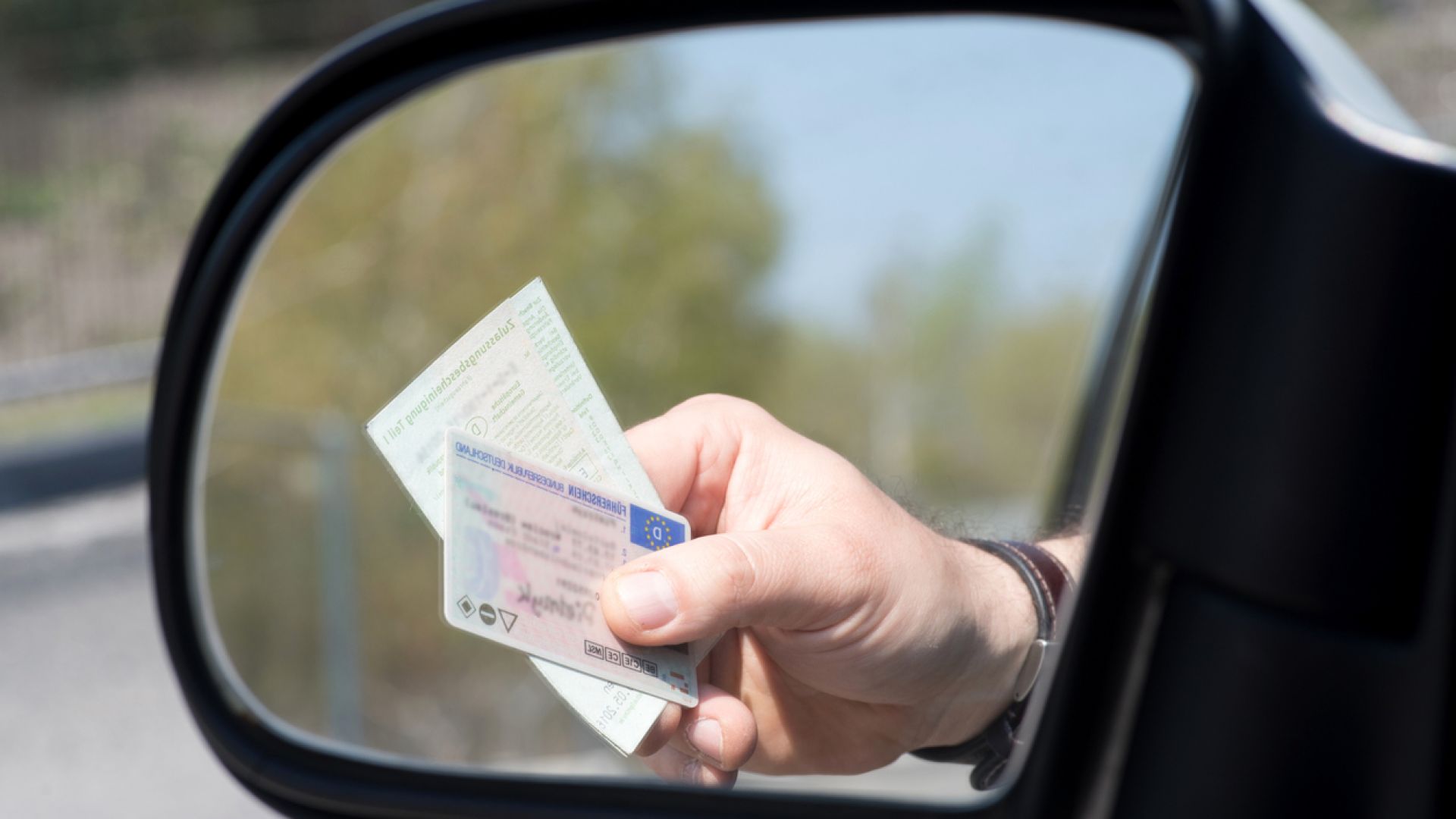 Удължават срока на изтекли и изтичащи шофьорски книжки