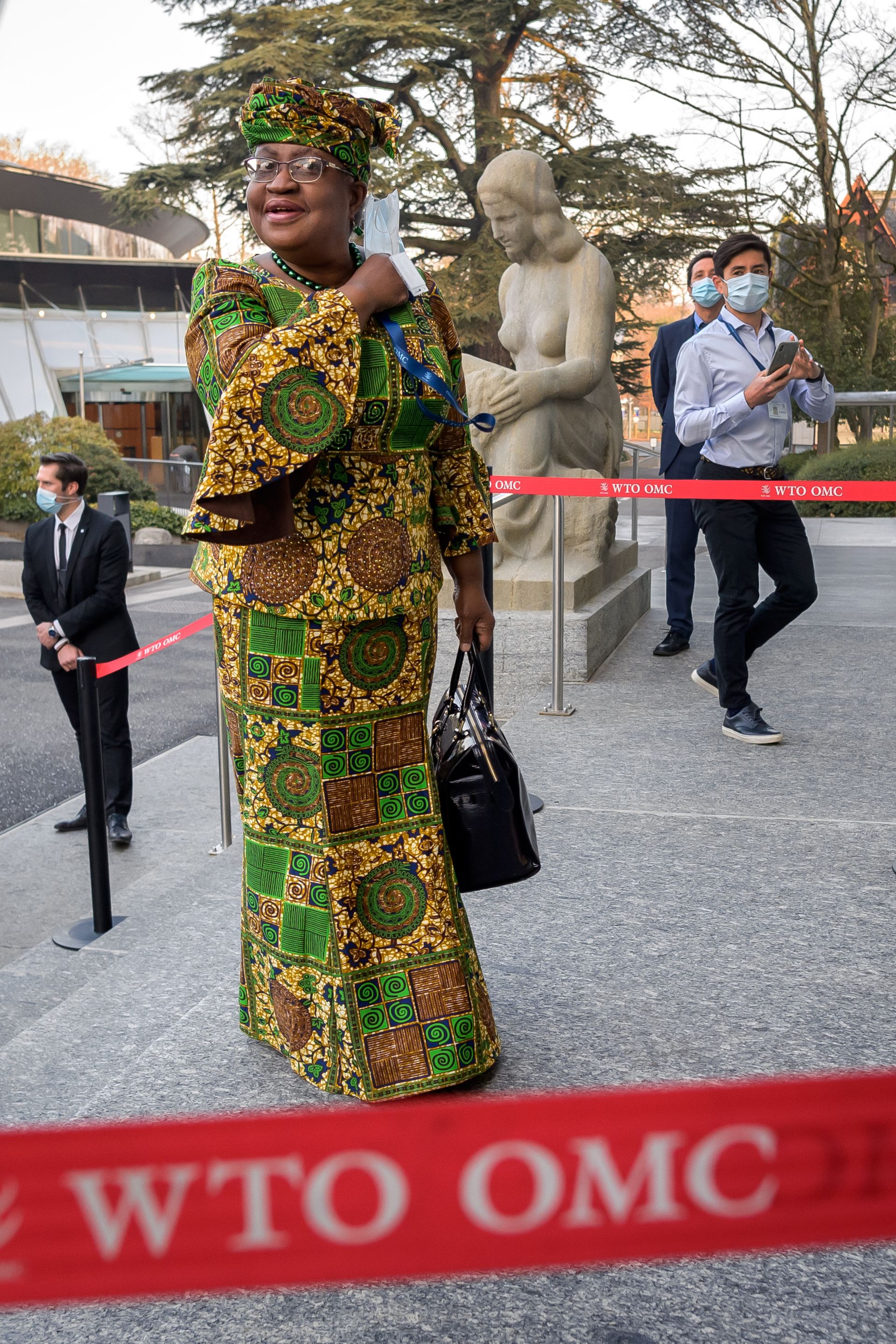 Нгози Оконджо-Ивеала пристига в централата на СТО, за да встъпи в длъжност в Женева, Швейцария, в понеделник, 1 март 2021 г.
