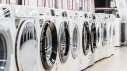 ЕС ще разшири обхвата на митата върху въглеродните емисии за метални продукти 