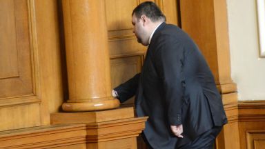 Бившият депутат от ДПС Делян Пеевски пристигна в сградата на
