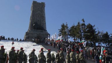 Това че празненствата на връх Шипка на 3 март не