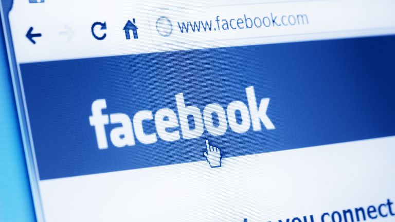 Пропалестински активисти сринаха рейтинга на Facebook