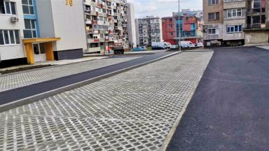 Приключи изграждането на новия паркинг за 100 автомобила до бл 76 80