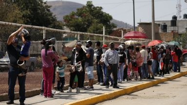 Най малко 64 политици са били убити през последните шест месеца