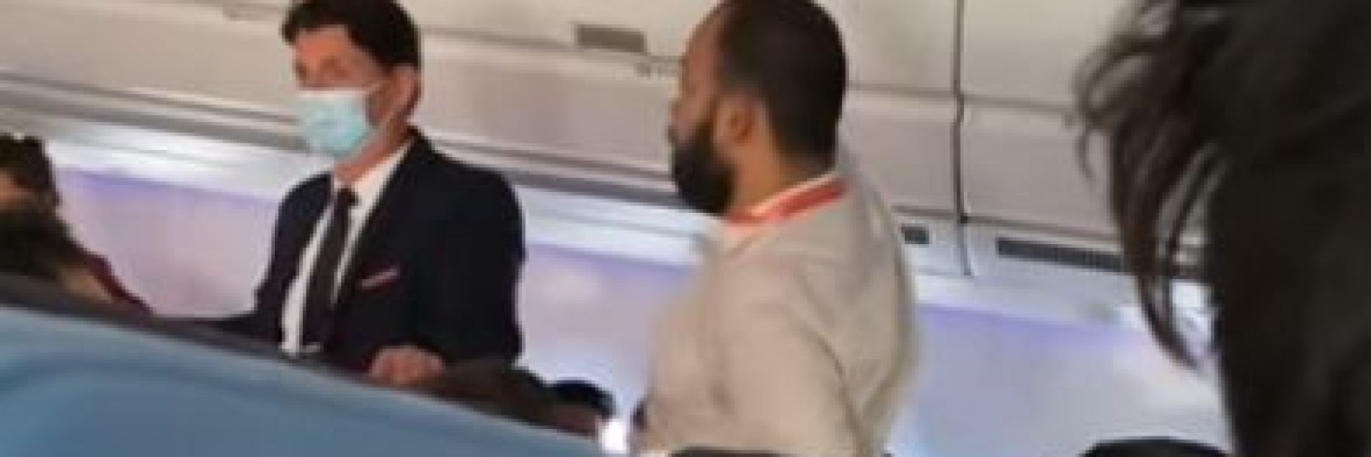 Ето какво е правил индиецът на борда на принудително кацналия самолет в София (видео)
