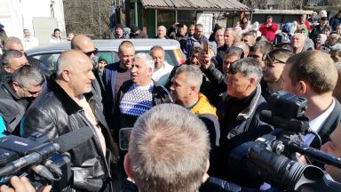 Пътят до джамията в Ходжова махала на с Враненци ще