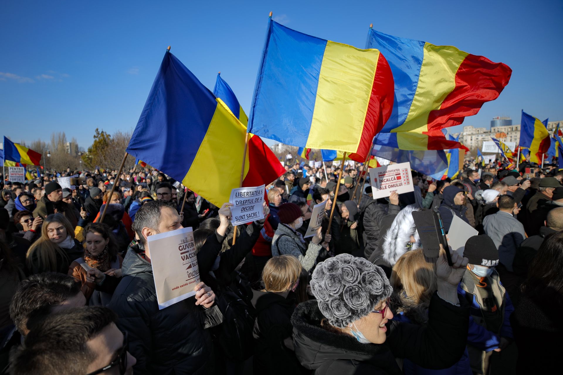 Протестиращите против имунизацията в Румъния 