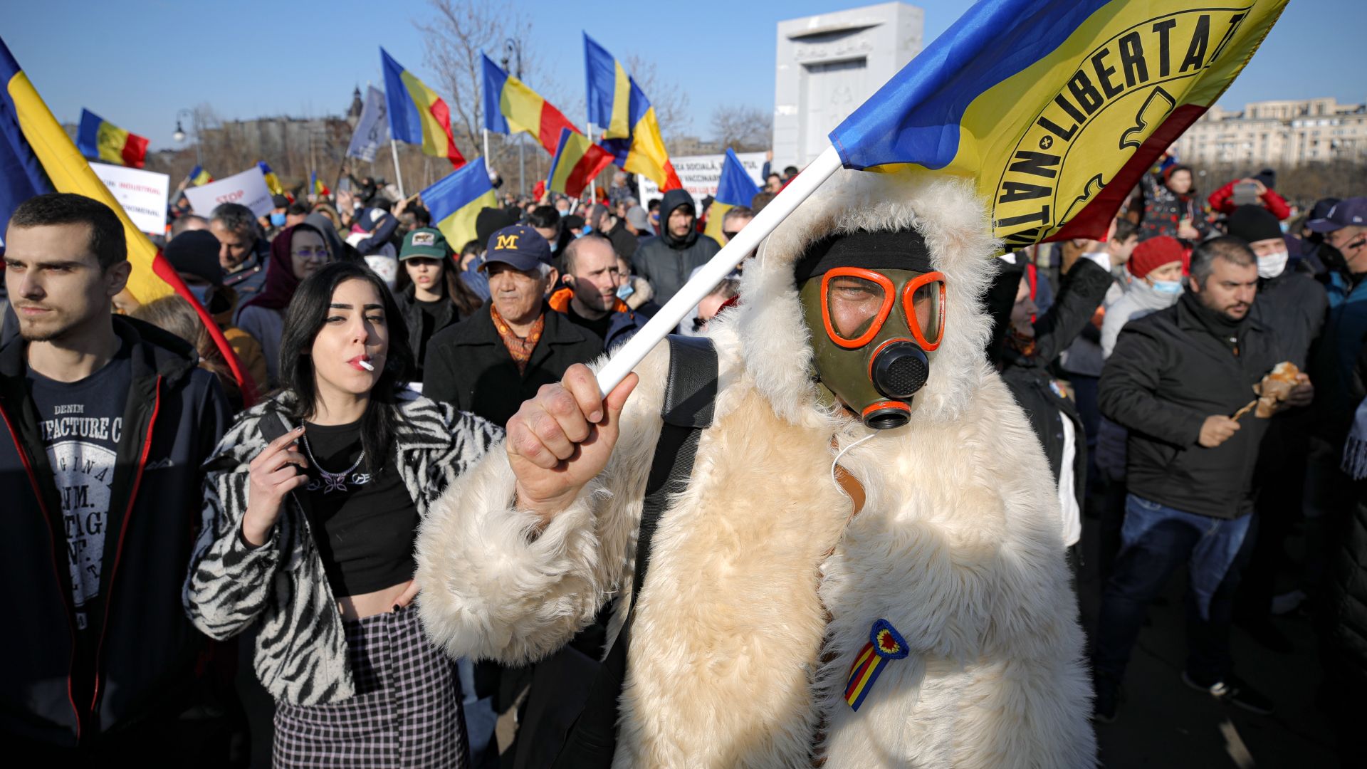 Бунт срещу ваксинацията в Румъния, голяма глоба за организатора на протестите (снимки)