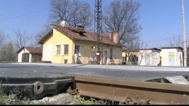 31 годишна жена е в критично състояние след като колата която