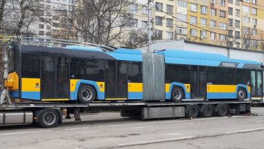 Първите два тролея от 30 нови които общината купува тази