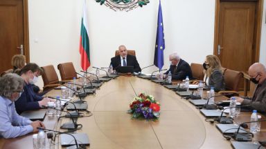 Пандемията е в цялата си сила в Европа и света