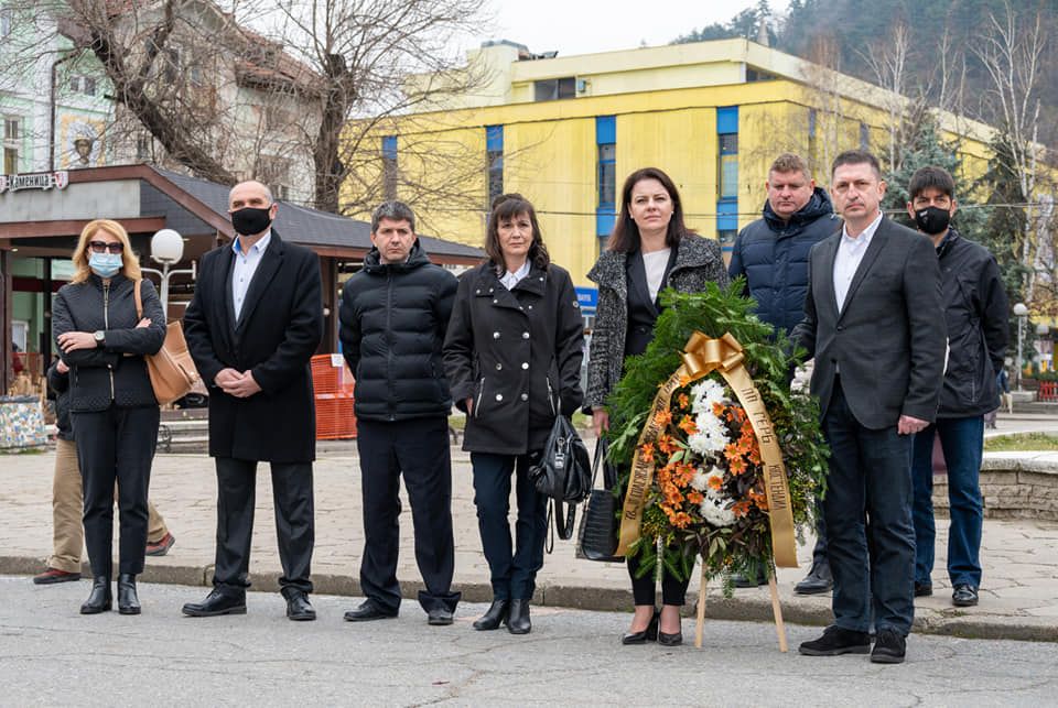 Водачът на листата Христо Терзийски и кандидатите за народни представители от ГЕРБ-СДС уважиха годишнината от спасяването на българските евреи