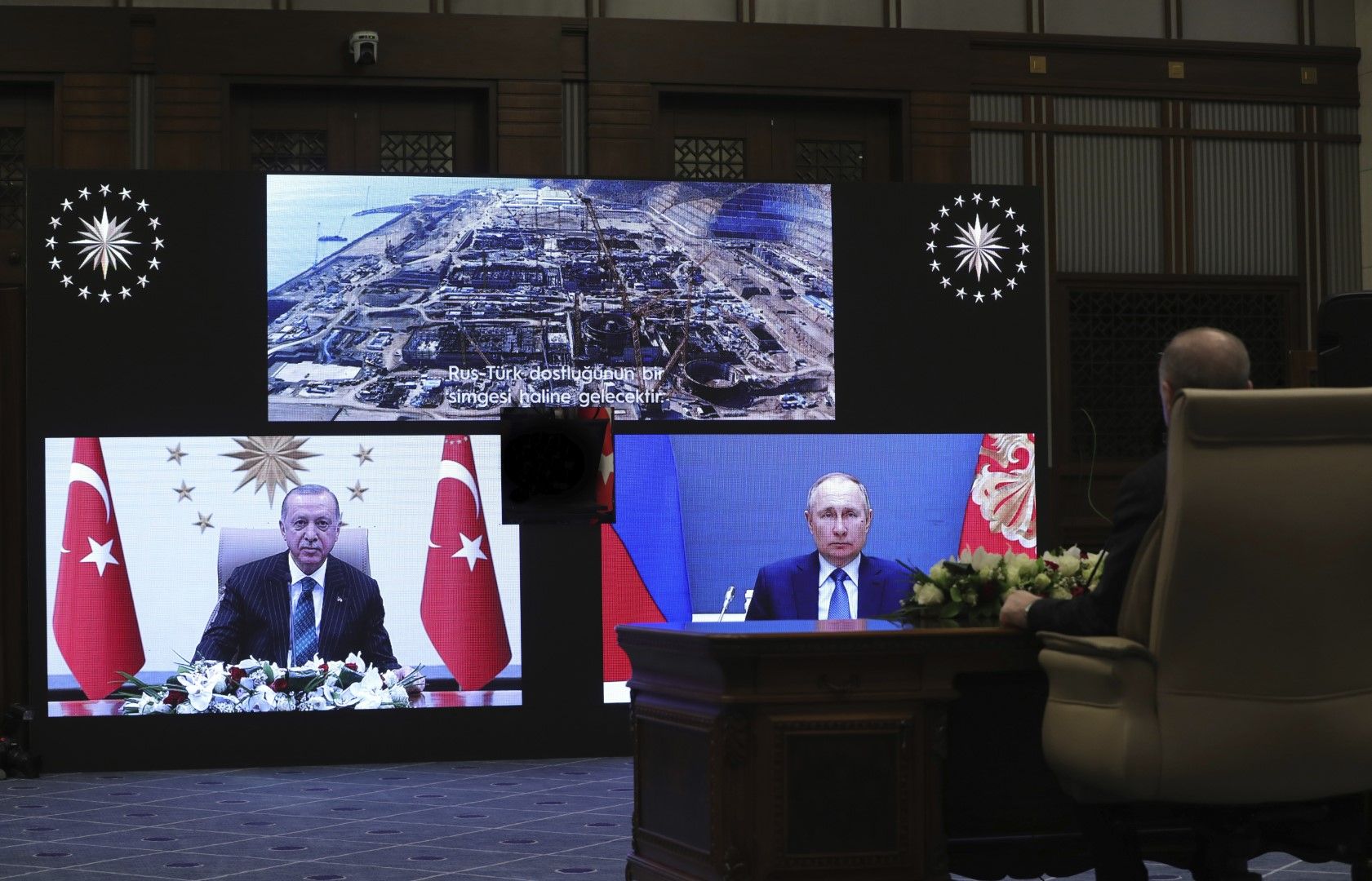 10 март 2021 г. Руският президент Владимир Путин и президентът на Турция Реджеп Тайип Ердоган участваха чрез видеоконференция в тържествена церемония по изливането на "първия бетон" за третия блок на АЕЦ "Аккую" в Турция