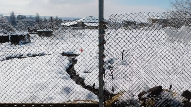 Криминално проявени баща и син от село Стражец са задържани