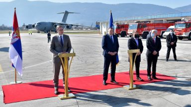 Властите на Литва и Латвия забраниха прелитането на самолета с