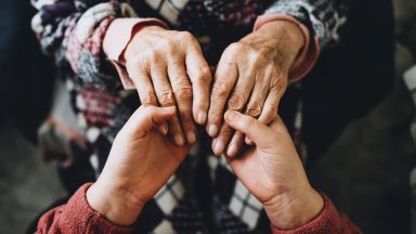 Българската православна църква почита днес църковния празник Неделя Сиропустна Празникът