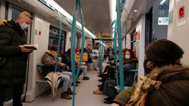 Влак закъса по трета линия на столичното метро