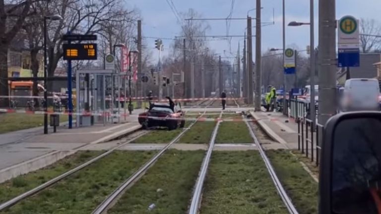 Двама души загинаха, а двама души са ранени, след като