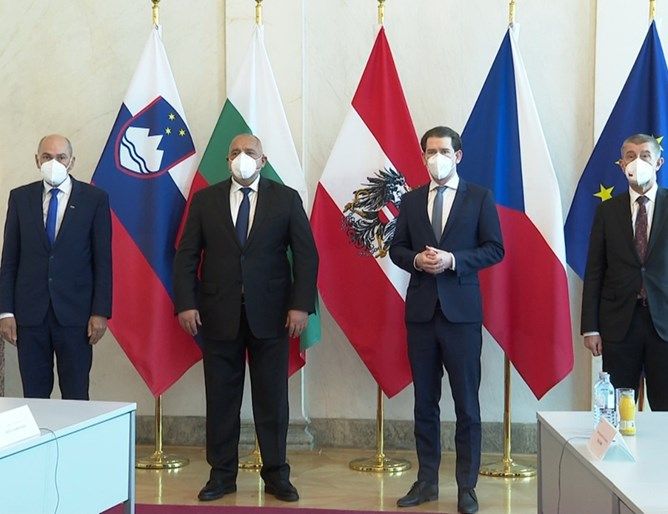 Бойко Борисов и другите лидери бяха посрещнати от Себастиан Курц