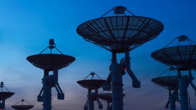 Експeртната комисия определена с решение на КРС е разгледала постъпилите