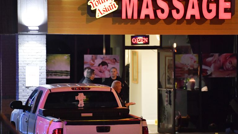 Осем души бяха убити и един ранен при стрелба снощи