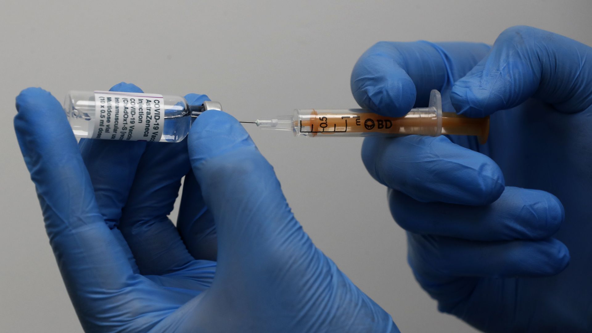 Берлин съобщи за 21 случая на тромби при ваксинирани с "АстраЗенека" и 7 починали