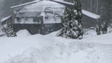 В истински снежен капан попаднаха петима души във Врачанския балкан