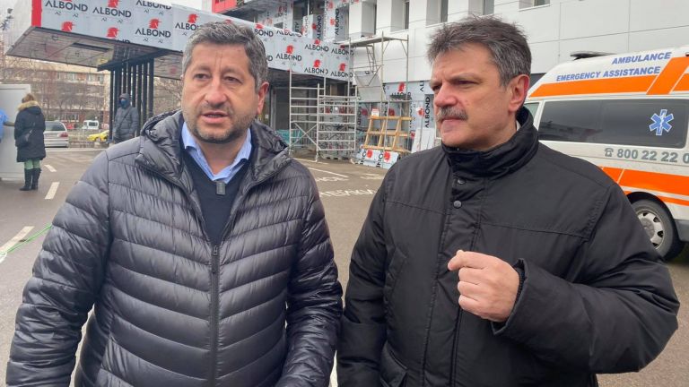 Според съпредседателя на Демократична България Христо Иванов голямата тема на