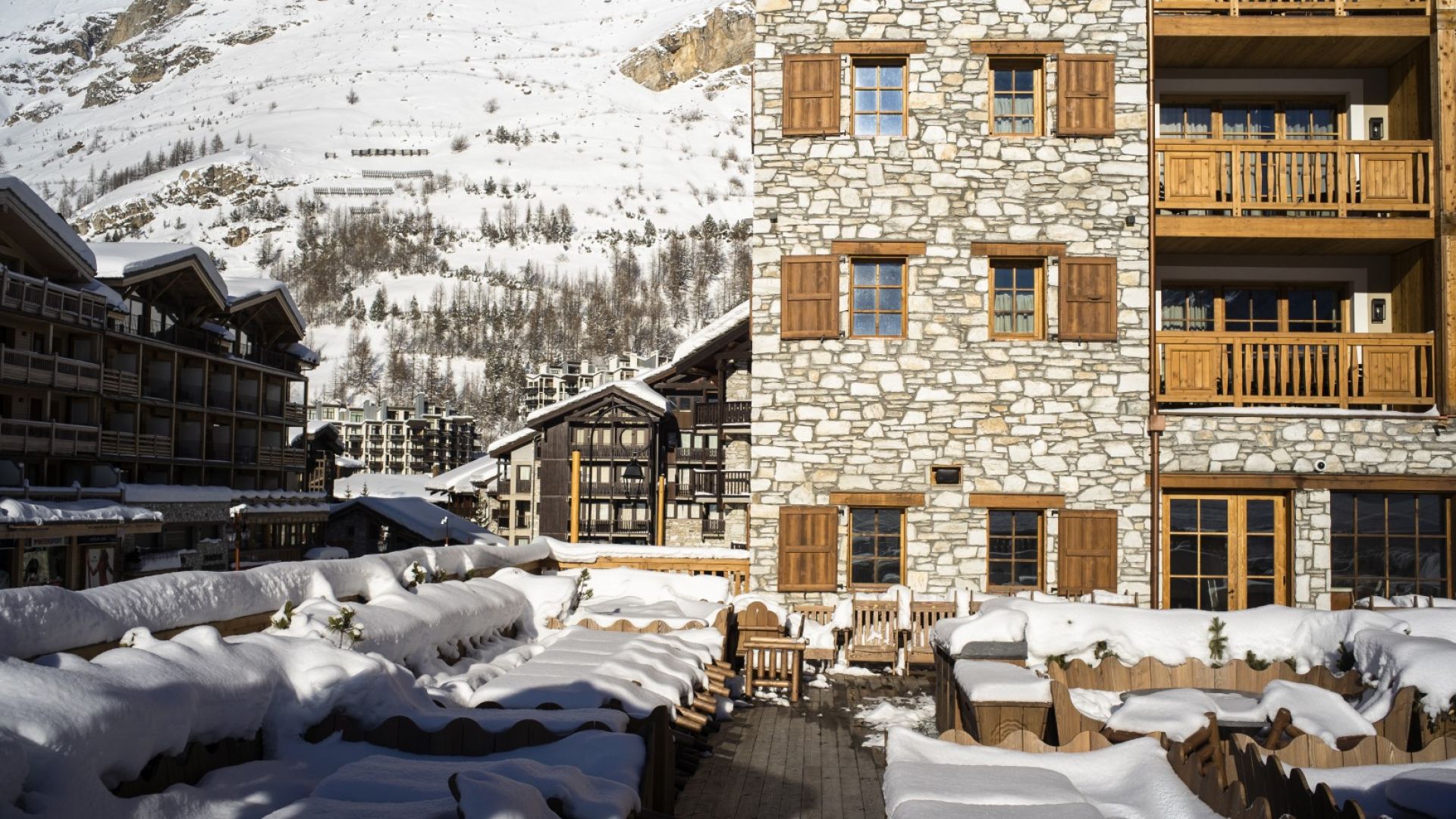 Десетки ски курорти в Европа остават затворени заради липсата на сняг