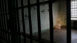 Отстраниха двама надзиратели от ареста в НСлС заради тежки нарушения