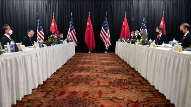 Трудно начало на разговорите между Китай и САЩ в Анкъридж