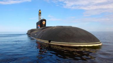 Стратегическата подводница Княз Олег от проекта Борей А и две атомни