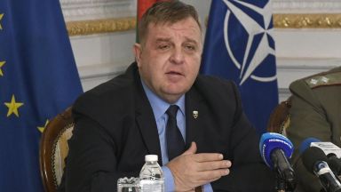 Каракачанов: Военна подкрепа за Украйна е да пратим войски, а няма какво да дадем