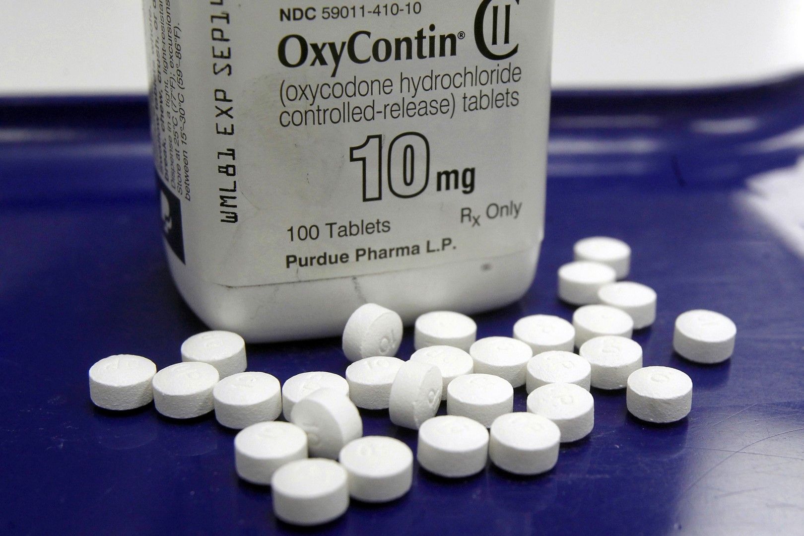 Консултантската компания плаща обезщетения след агресивната си маркетингова кампания по лансиране на болкоуспокояващия медикамент ОксиКонтин (OxyContin)