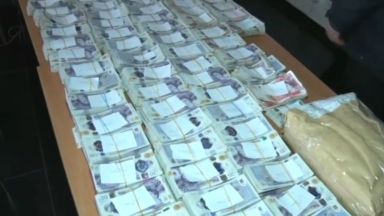 Огромна сума пари е задържана на границата ни с Турция