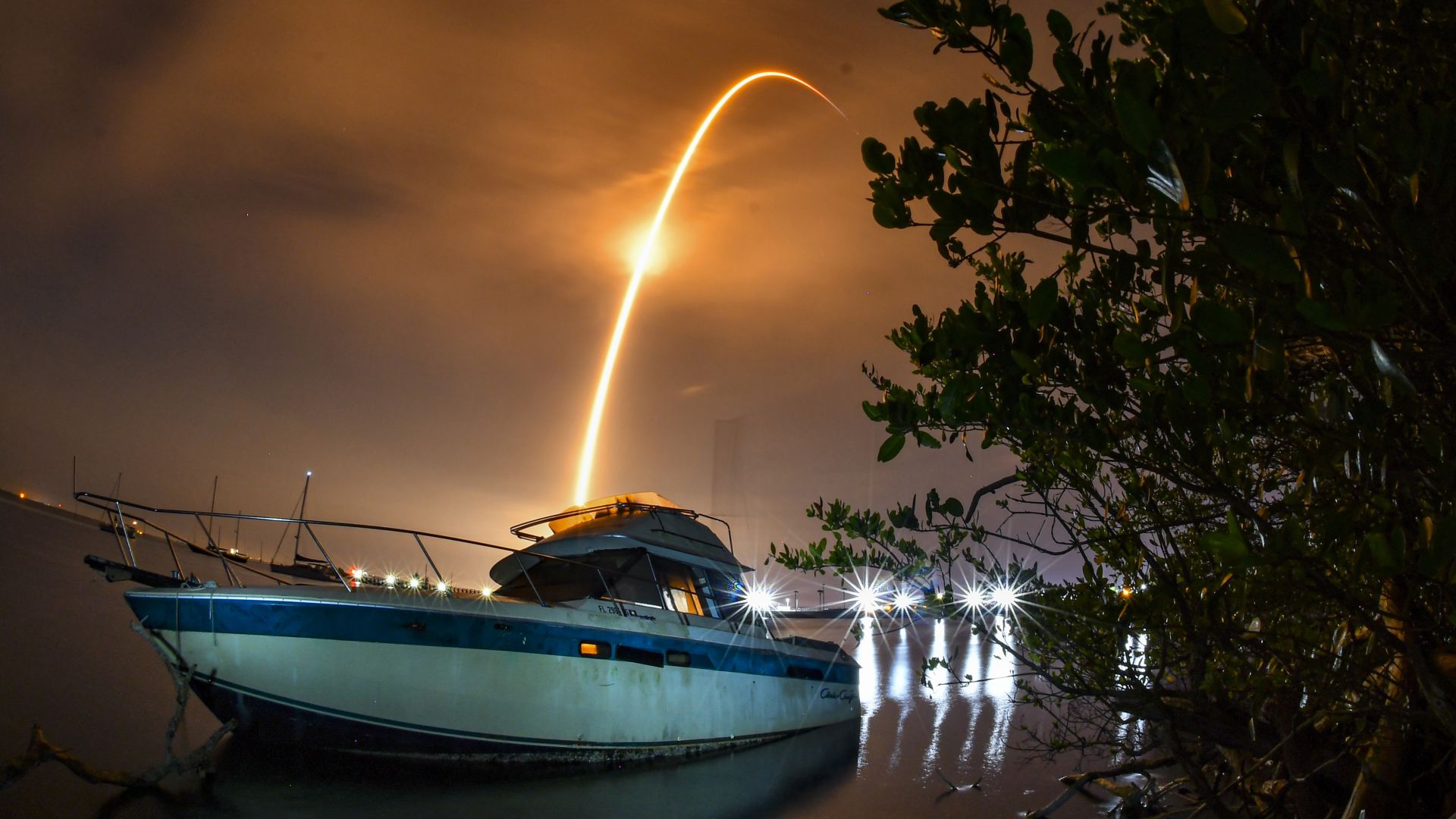 SpaceX изстреля в космоса още една партида от 22 спътника Starlink 