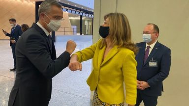 Министърът на външните работи Екатерина Захариева е разговаряла генералния секретар на