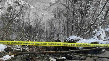 Автобус пътуващ по линията Силистра София и ТИР в