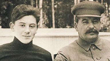 24 март 1921 г според други източници 1920 г