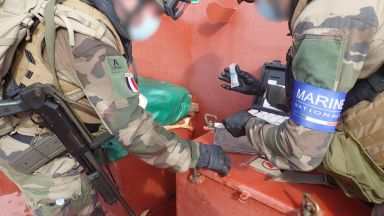 Френските военни съобщиха че са заловили 6 тона кокаин на