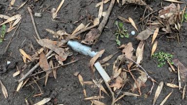 Сигнал за опасни метални капсули близо до две столични училища